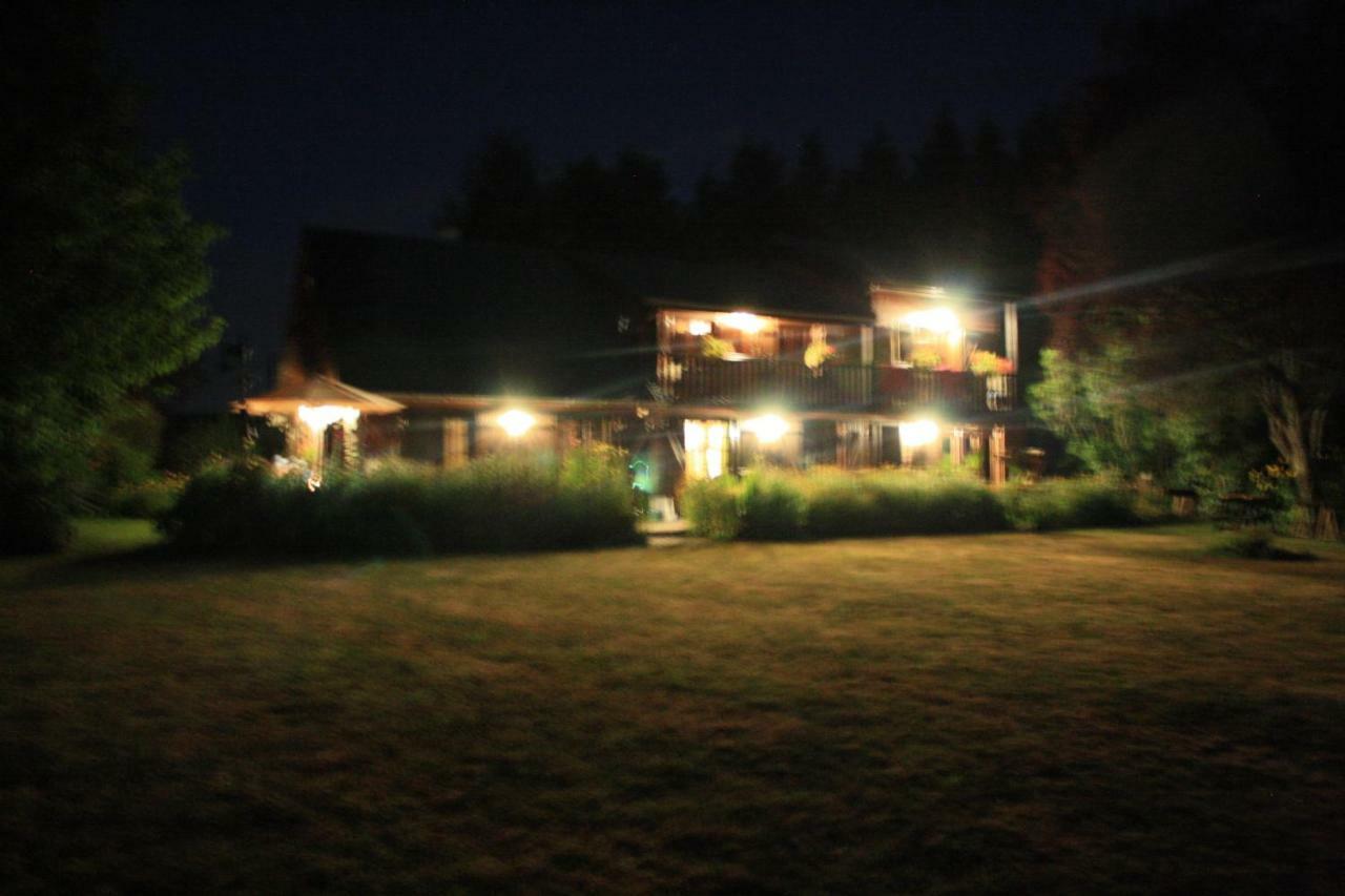 Spruce Lake Sauviat-sur-Vige Εξωτερικό φωτογραφία